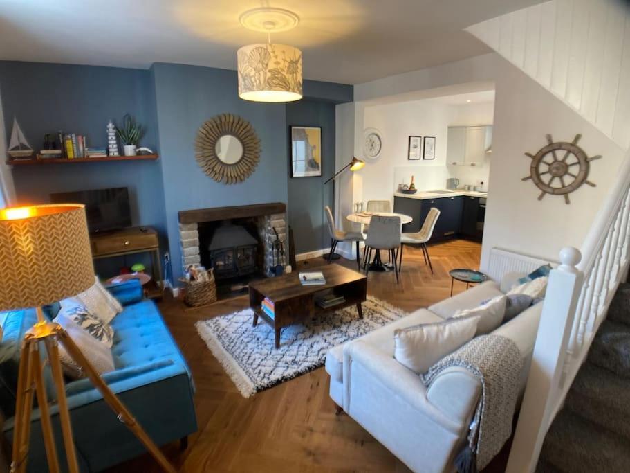 Cosy 2 Bedroom Cottage In Scarborough'S Old Town 외부 사진