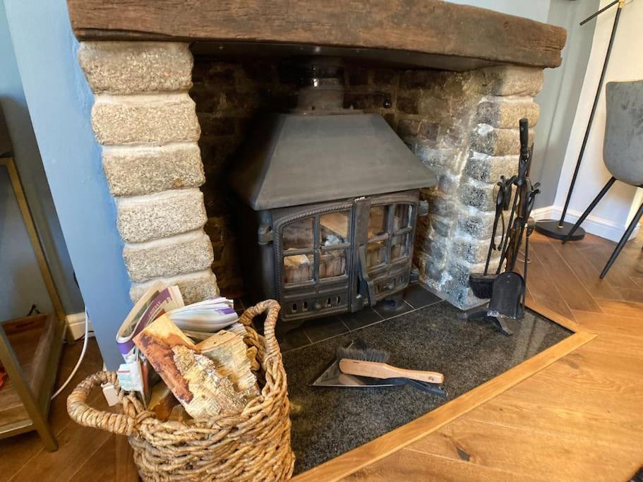 Cosy 2 Bedroom Cottage In Scarborough'S Old Town 외부 사진