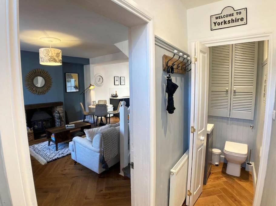 Cosy 2 Bedroom Cottage In Scarborough'S Old Town 외부 사진