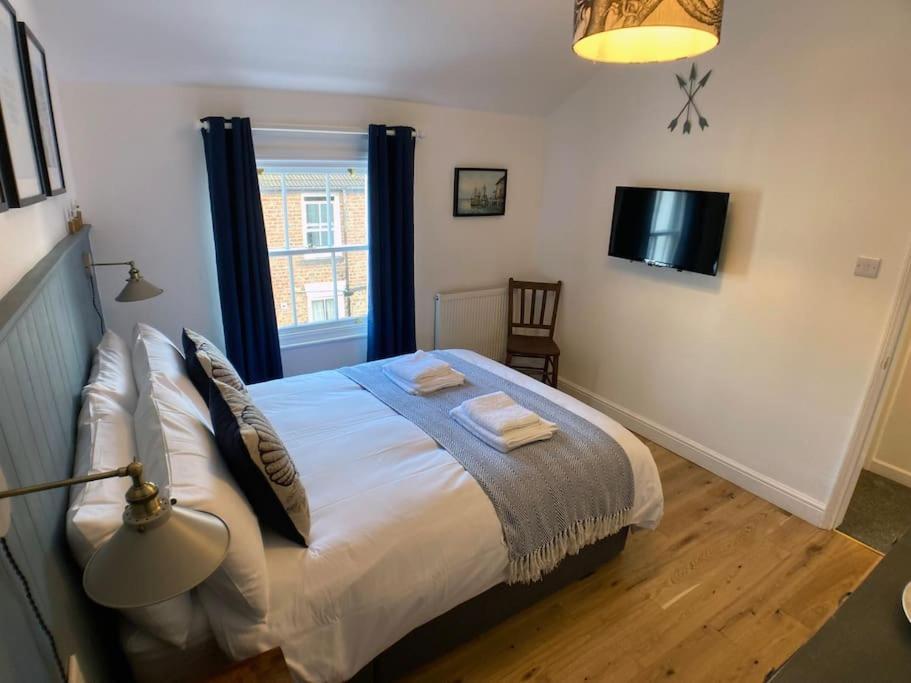 Cosy 2 Bedroom Cottage In Scarborough'S Old Town 외부 사진